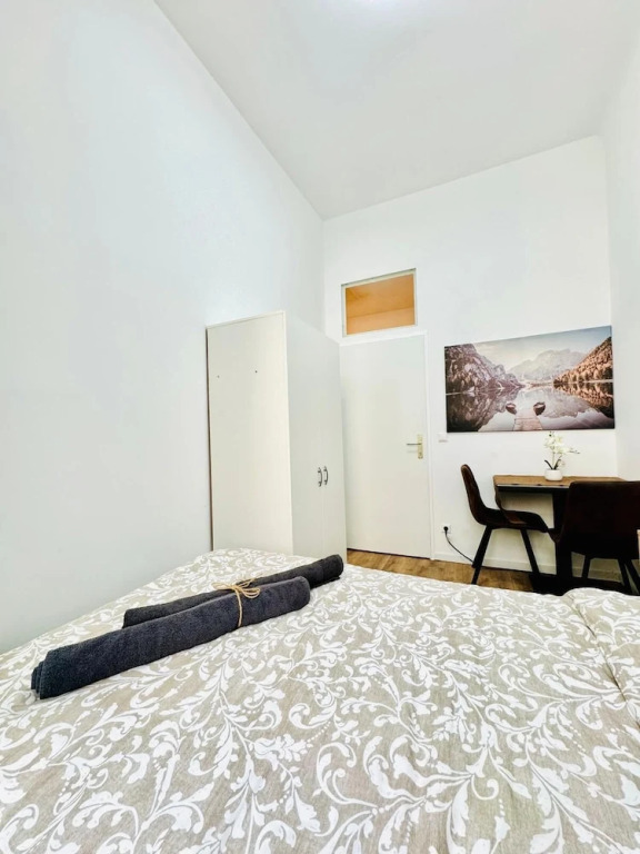 5BR Apartment Near Matzleinsdorfer