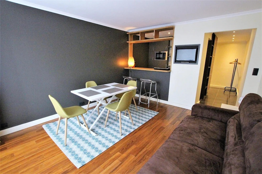 Modern Apartment 1 Bedroom/1 Bathroom in a Palm Beach Area