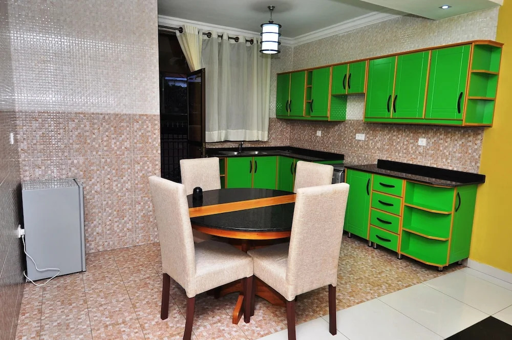 Rezider Apartment