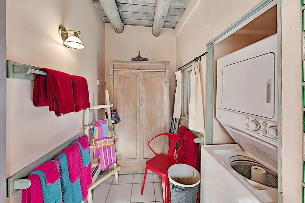 Steps To Plaza! 2 Downtown Casitas by Inger Jirby Duplex