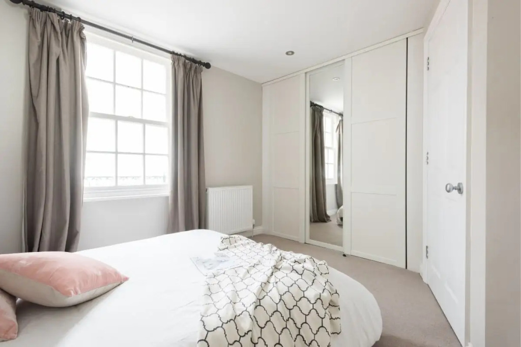The Navy Court - Scandinavian Inspired 4BDR Central Home