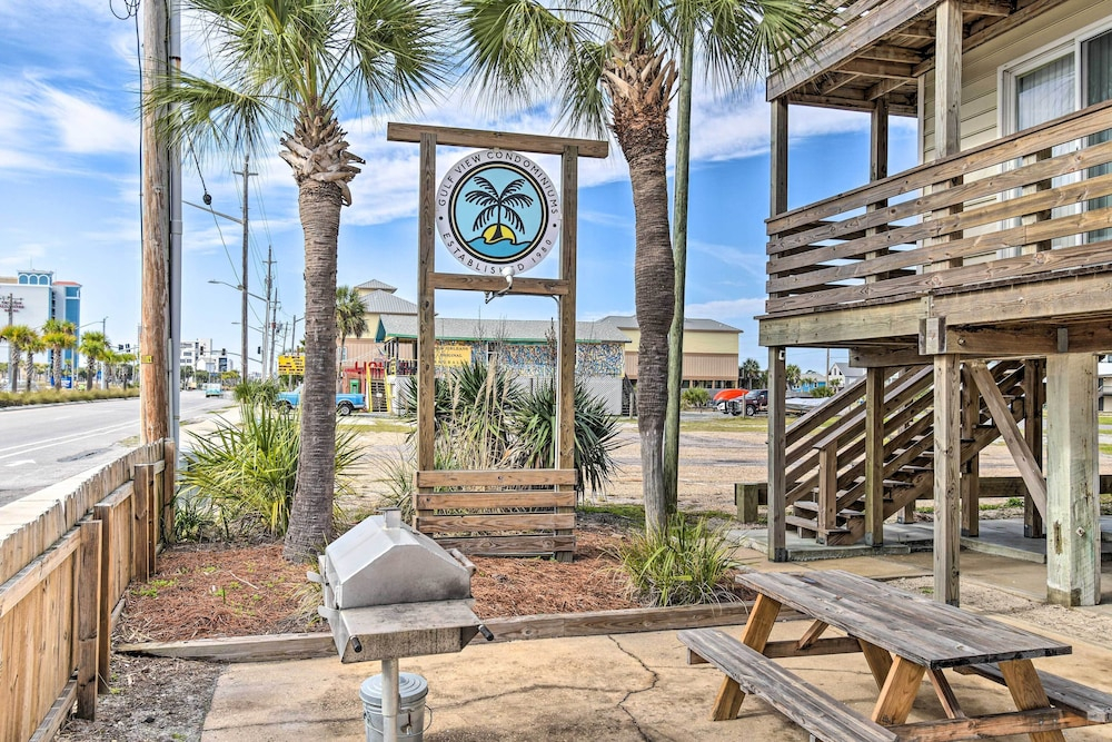 Gulf Shores Condo w/ Pool & Grill: Walk to Beach!