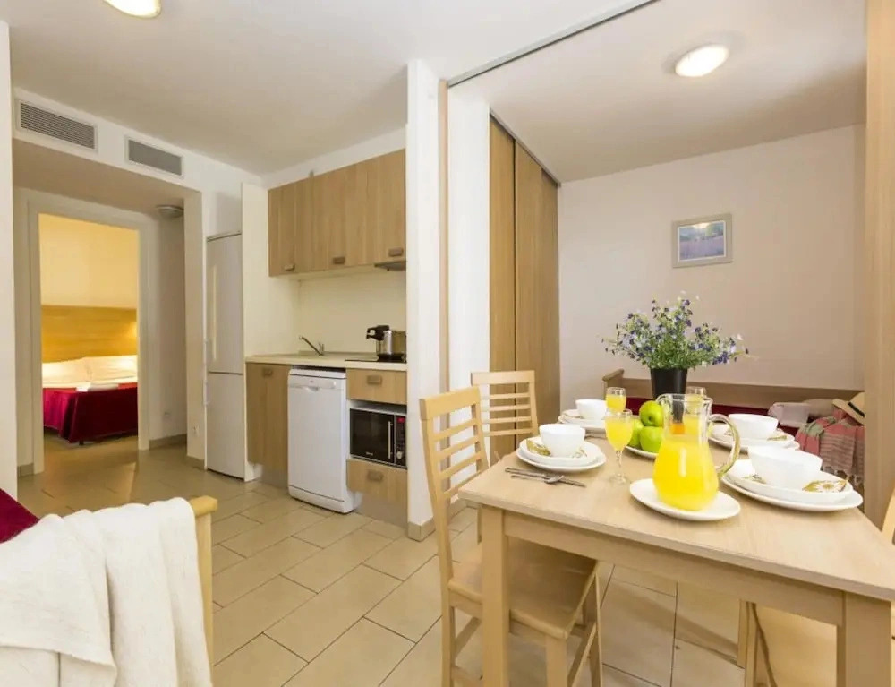 Solenzara Holiday Home With Garage