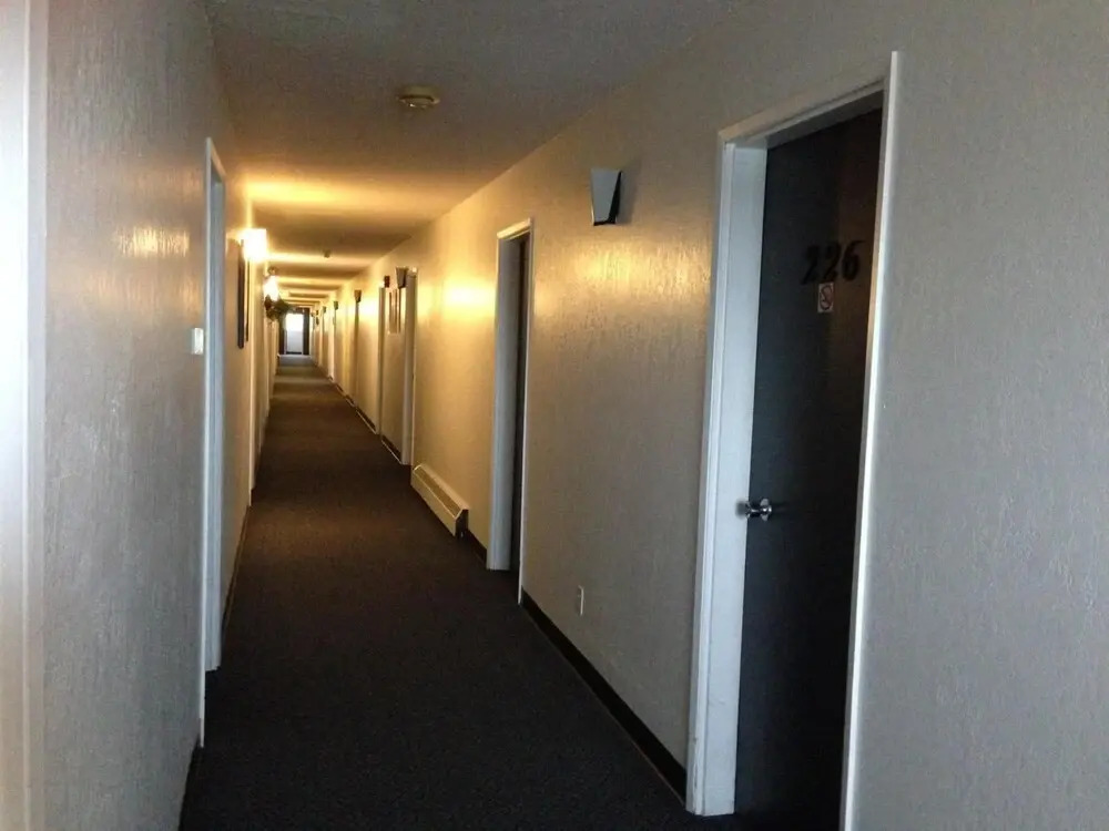 Plains Motor Inn
