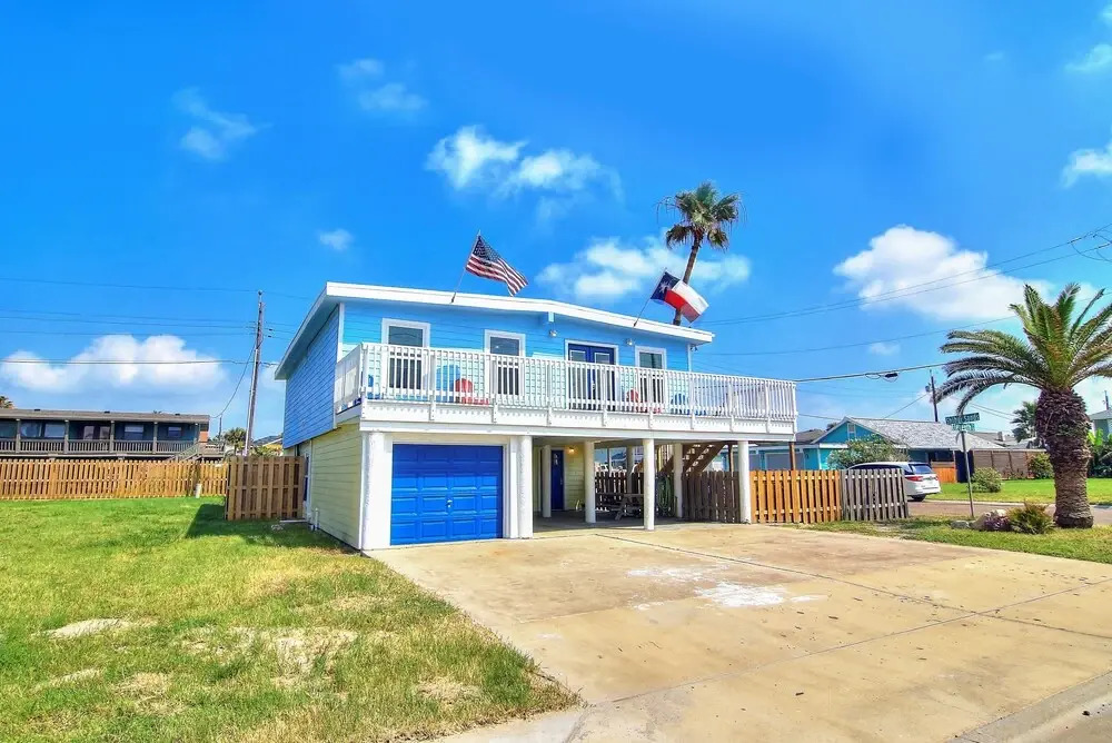 Nauti Mermaid 5 Bedroom Home by Redawning