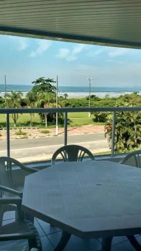 Indaia Apartamento de Frente ao Mar