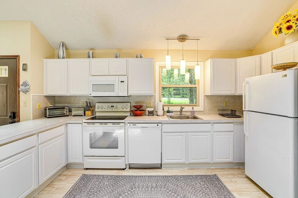 Clifton Township Home w/ Deck & Heated Sunroom!
