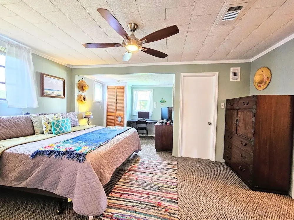 Private House Walk to the Beach & Parks! Large Decks, Family Vacation! Hammock Beach