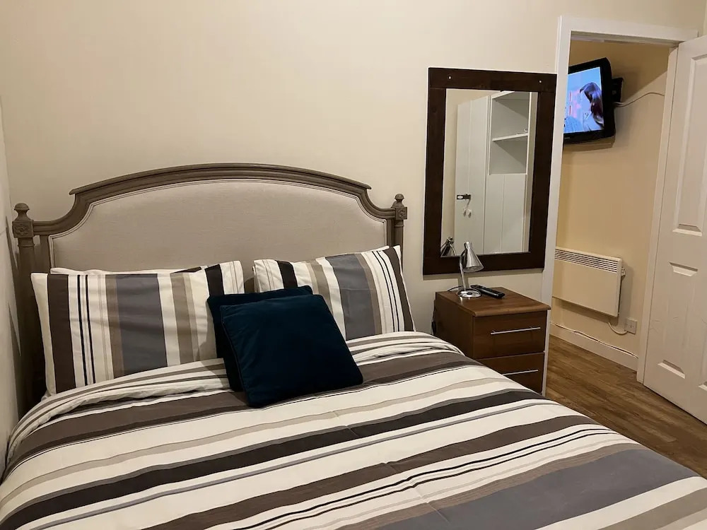 Charming 2-bedrooms City Centre Apartment-no Party