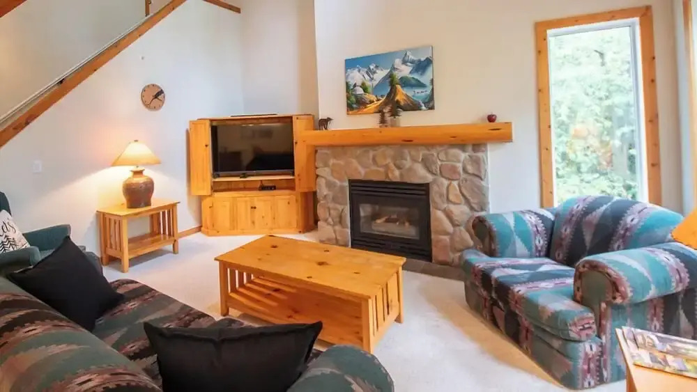 Ski In & 15 Minute Walk to the Lifts Hot Tub AC Pet Friendly