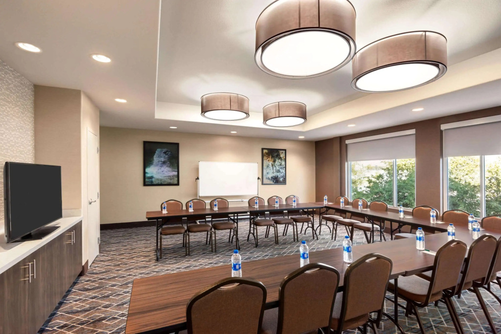 La Quinta by Wyndham Clovis CA