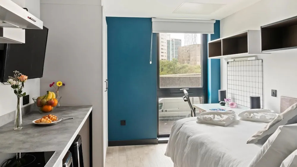 Comfortable & Convenient Studio