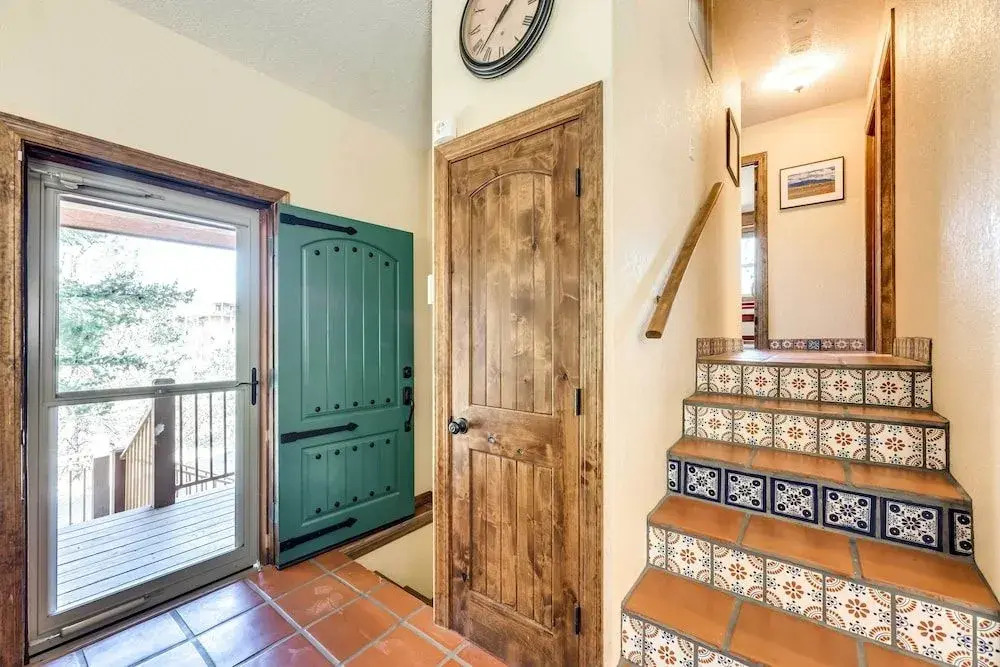 Alluring Alto Escape w/ Deck: 7 Mi to Ruidoso!