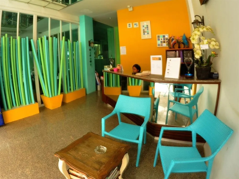 Phil Boutique @ Sansabai