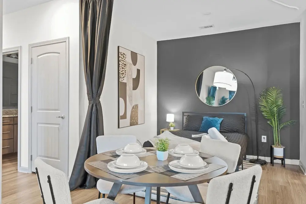 Upscale King 4BR Suite Uptown Charlotte