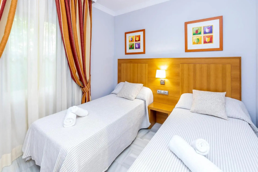 2 Habs Buena terraza con BBQ - WiFi, Piscina