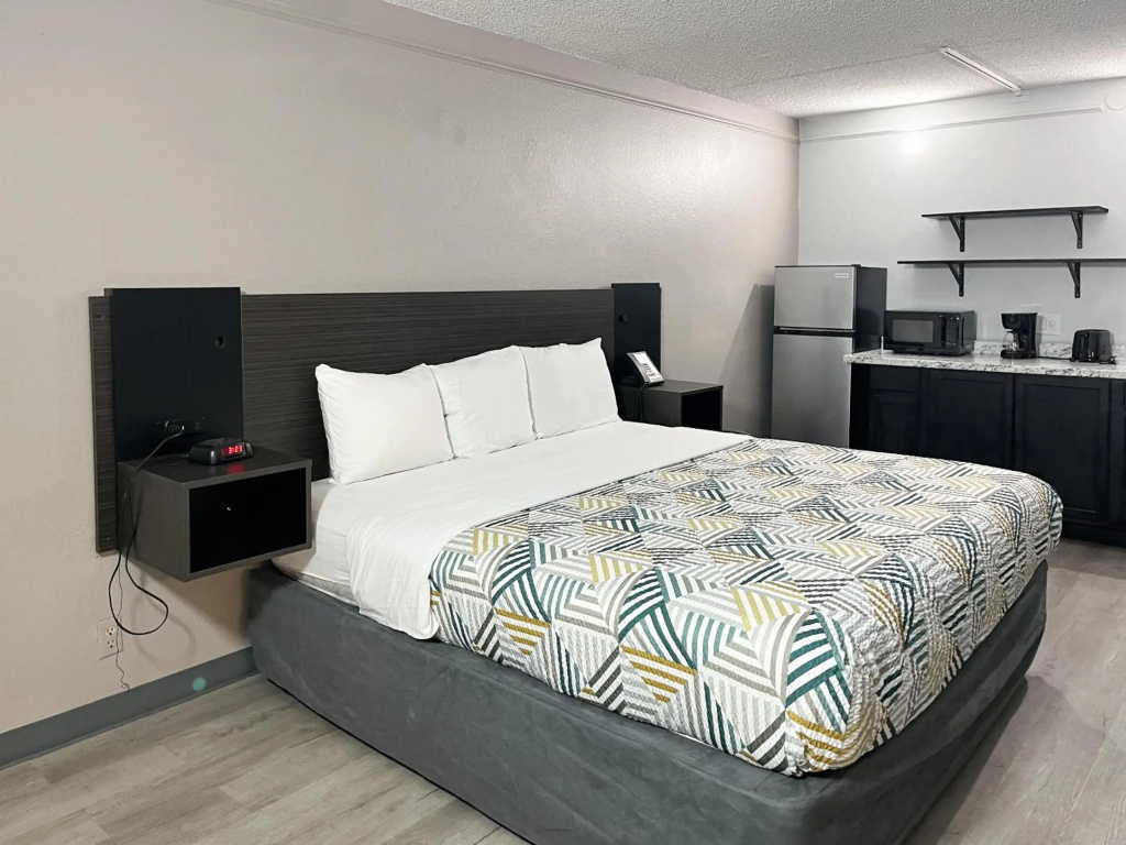 Motel 6 Buena Park, CA Anaheim Near Maingate Knotts