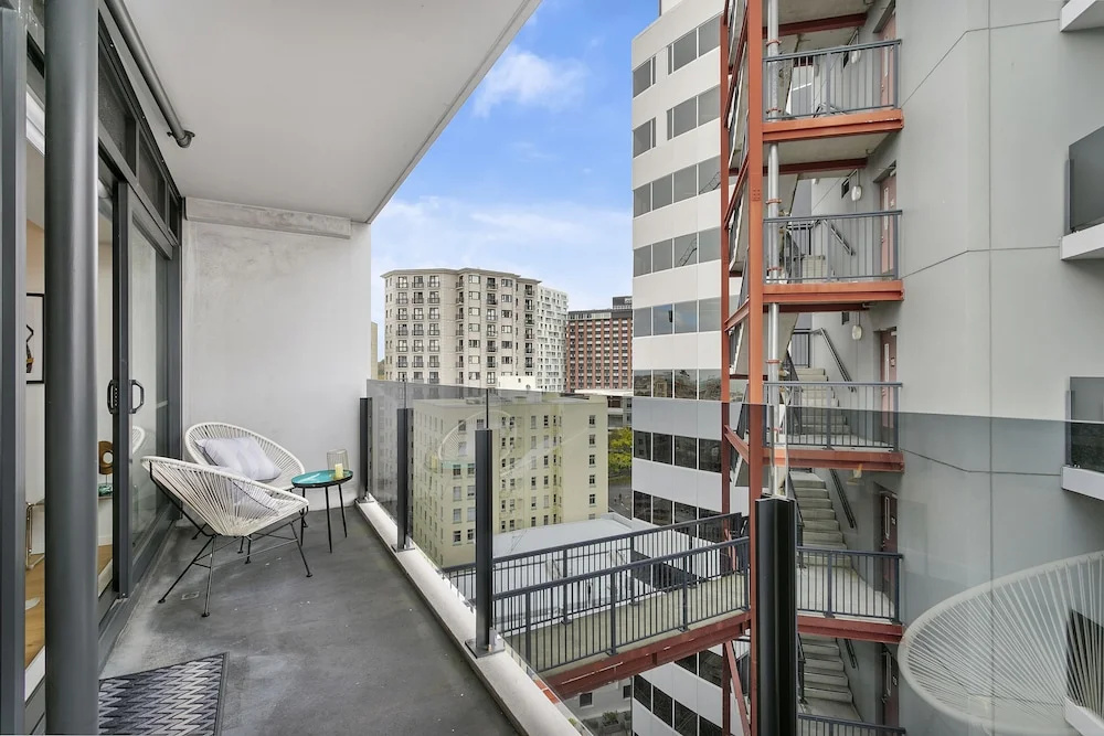 Brand New Refurbished 2 Bedroom In City By Urban Butler