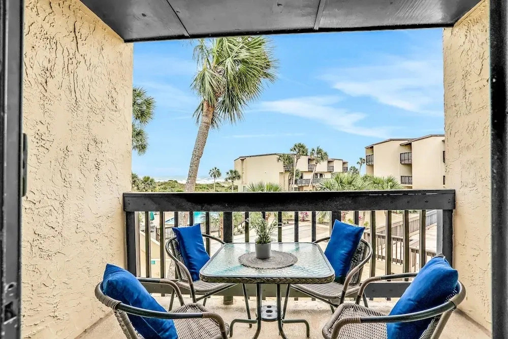 Modern Oceanview Condo With Multiple Balconies, Pool & W/D - Beach Access