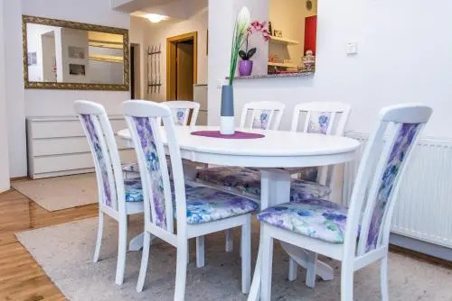 Apartment Flores