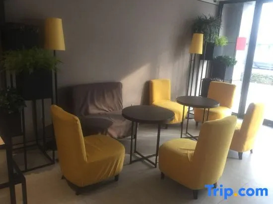 Shoulvrujia Ease Hotel (Ningbo Tianyi Square Jiangxia Bridge Subway Station)