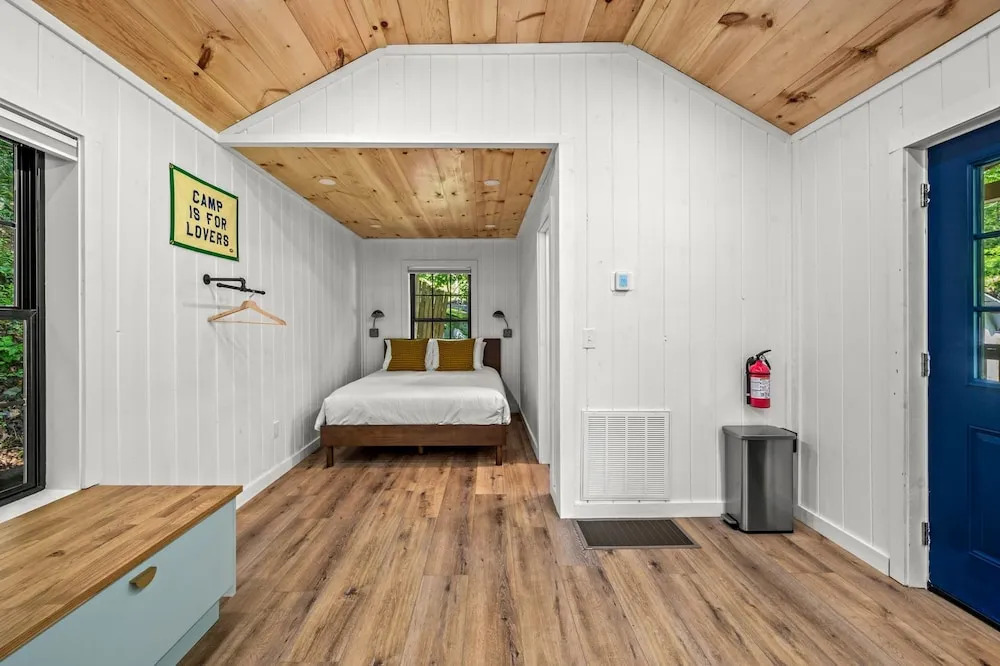 Gburg Pet-friendly Studio Cabin 5 Firepit Games