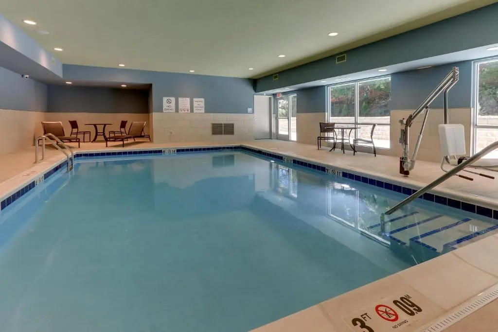 Holiday Inn Express & Suites - Roanoke - Civic Center