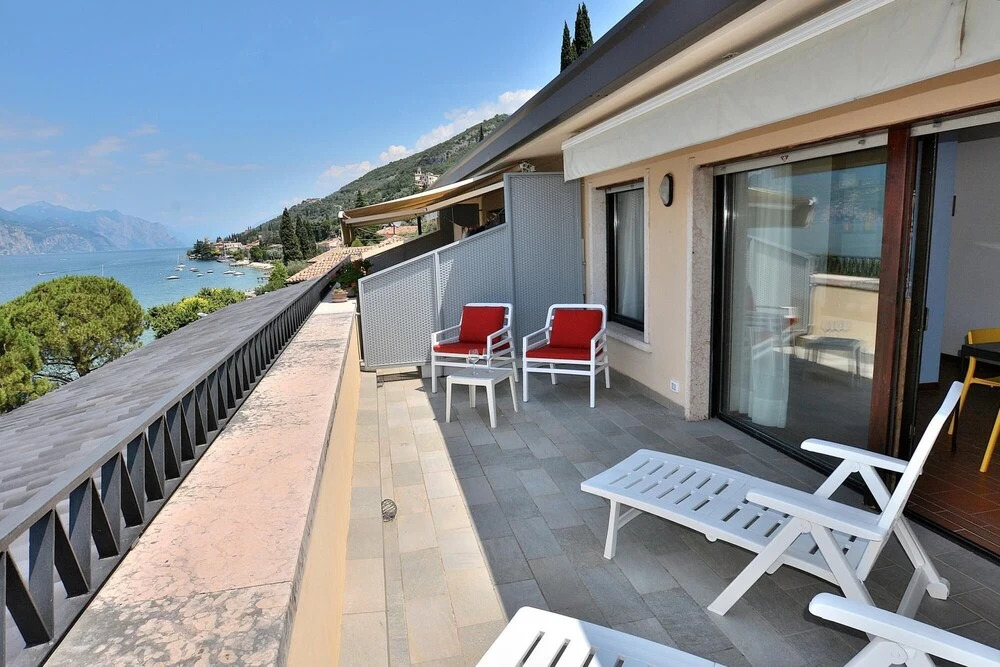 Watercolor Loft - 2 Bedrooms Apartment With 2 Terraces Overlooking the Lake in Pai di Torri del Benaco