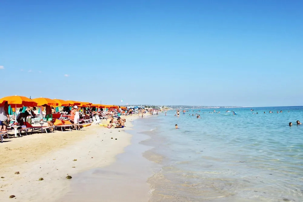 Villa With 4 Bedrooms in Torre Pali Lecce, With Wonderful sea View, En