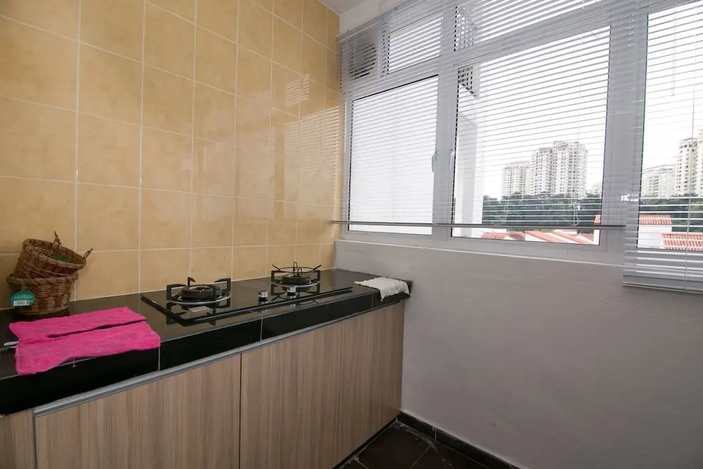 Charming 3BR Home in Quiet Neighbourhood