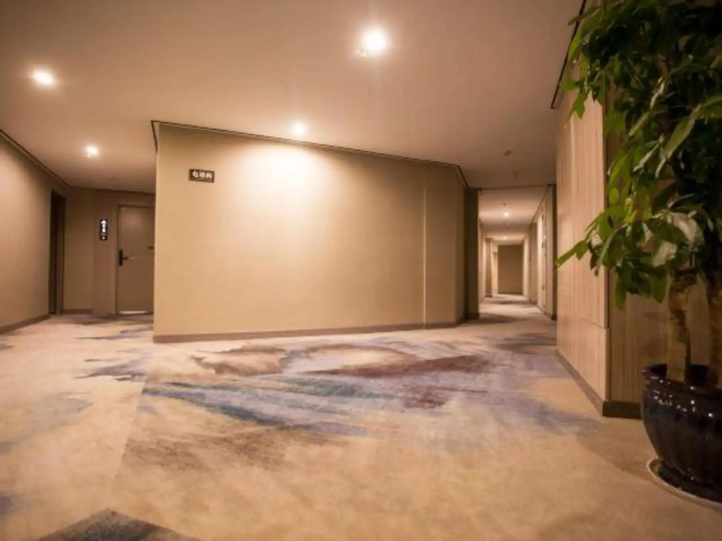 Crown International Business Hotel