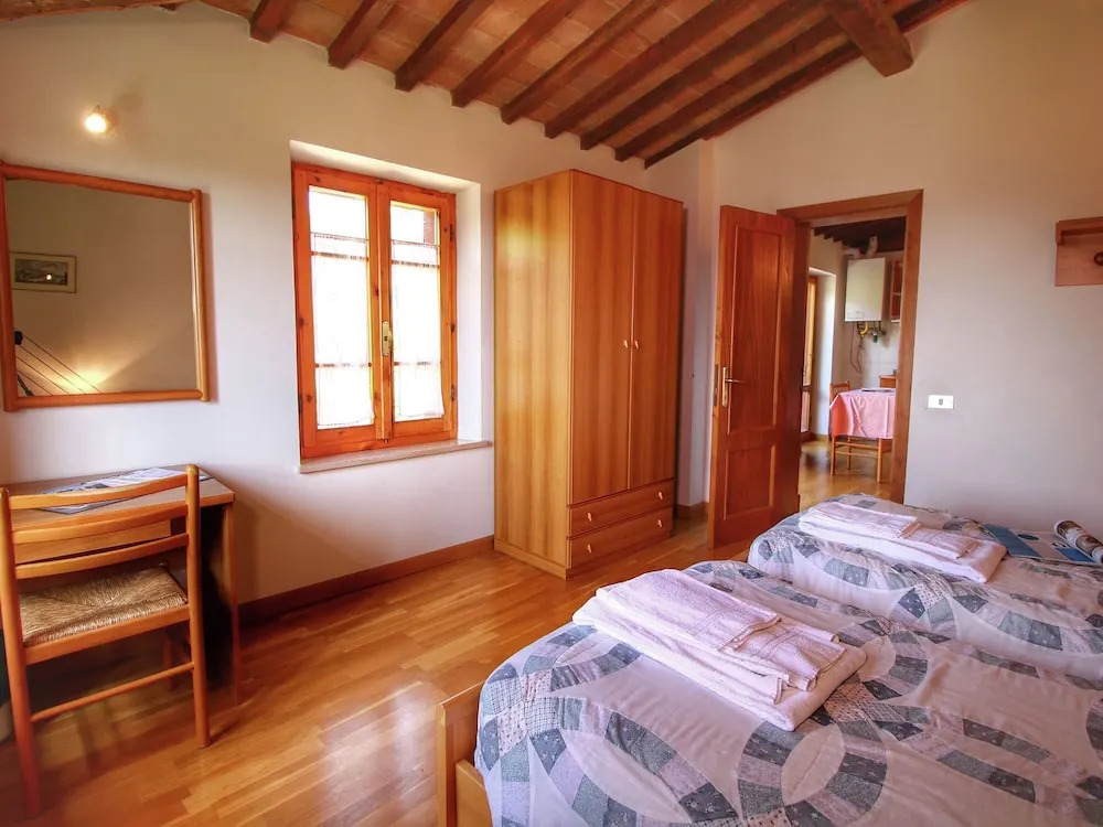 Spacious Apartment for six People in the old Farmhouse From the 17th Century