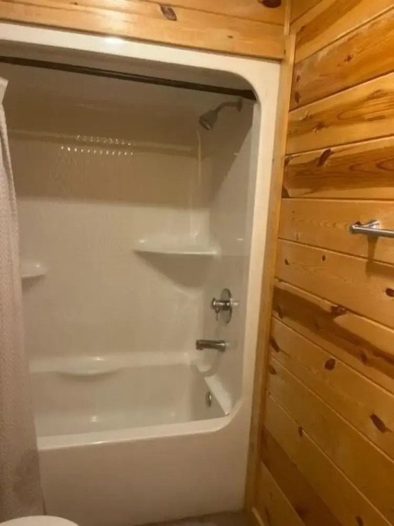 Ridgeview Retreat Seclude Cabin Includes Wifi, Cable, and Charcoal Grill by Redawning