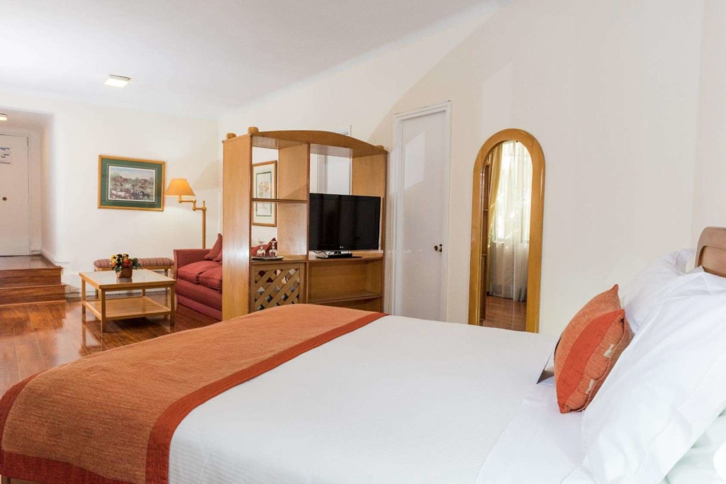 Hotel Canciller - Ex Hotel Presidente