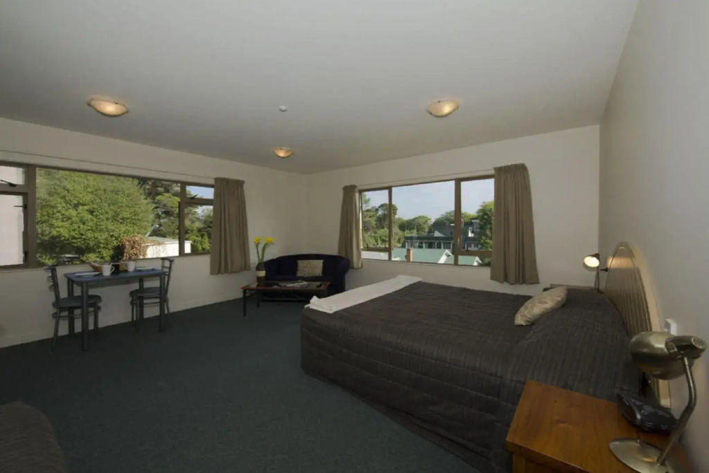 Lake Point Motel
