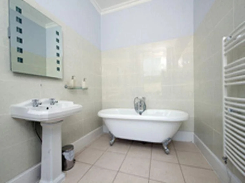 Eversley Hotel