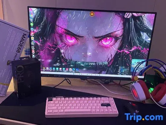Wanyiba Esports Hotel (Shenzhen Luohu Hongling Metro Station Store)