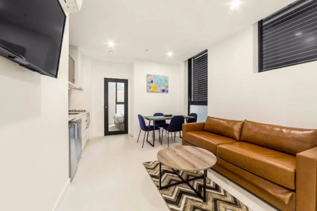 Whitehorse Apartments Hotel