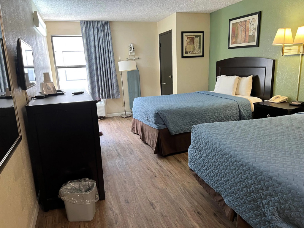 Days Inn by Wyndham Southern Hills/ORU