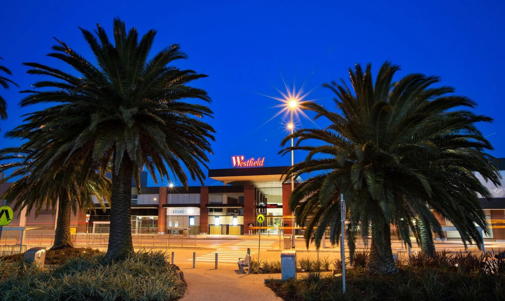 Nightcap at Shoppingtown Hotel