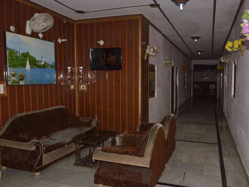 Hotel Sharma Palace