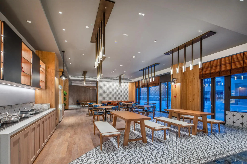Shanghai Hongqiao NECC Glory Hotel
