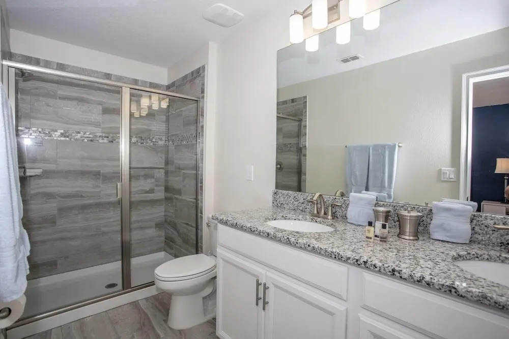 6BR Home Prime Location