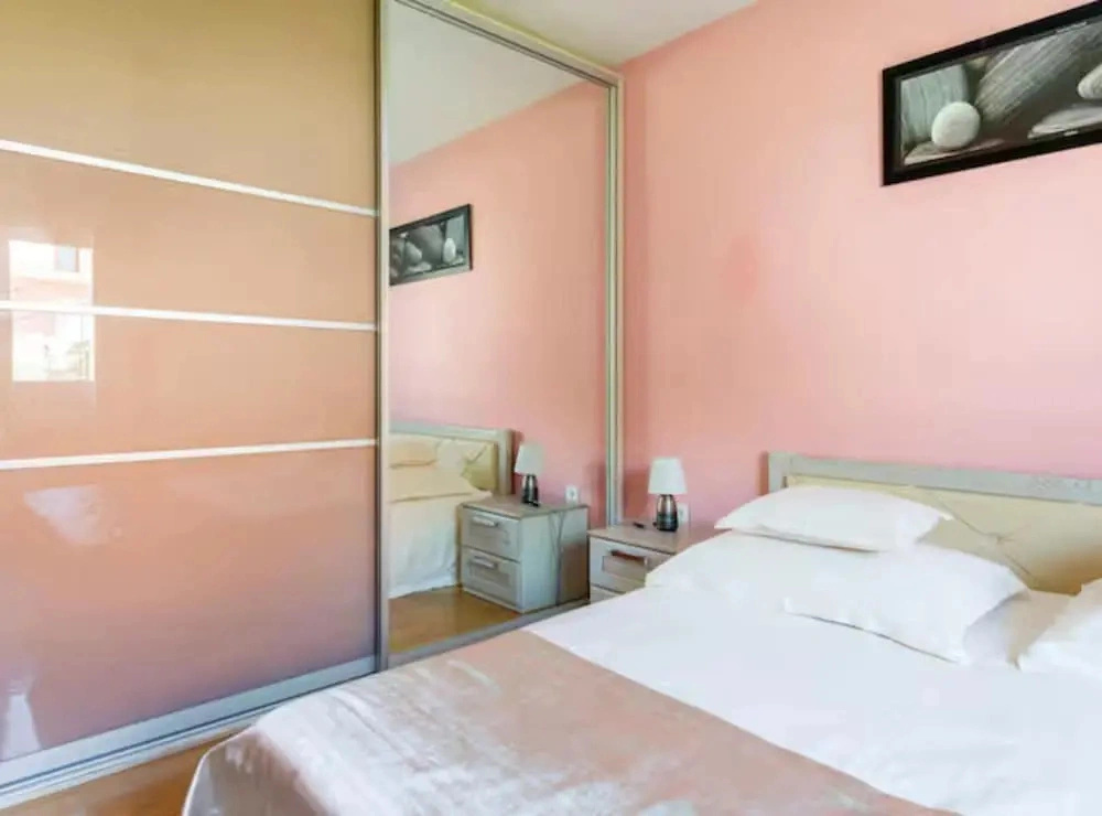 Villa Ana with Outdoor Pool, Sauna and Hot-Tub