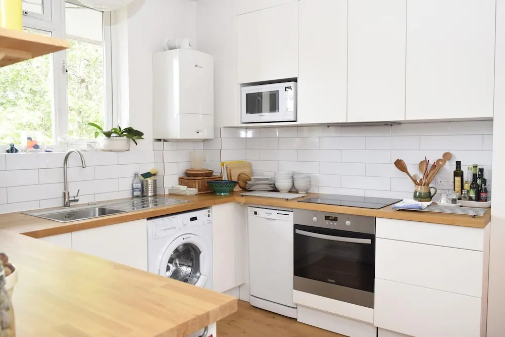 2 Bedroom Central London Apartment By Hyde Park