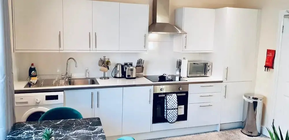 Three Bed Apt Beach View Brighton by Sojo Stay