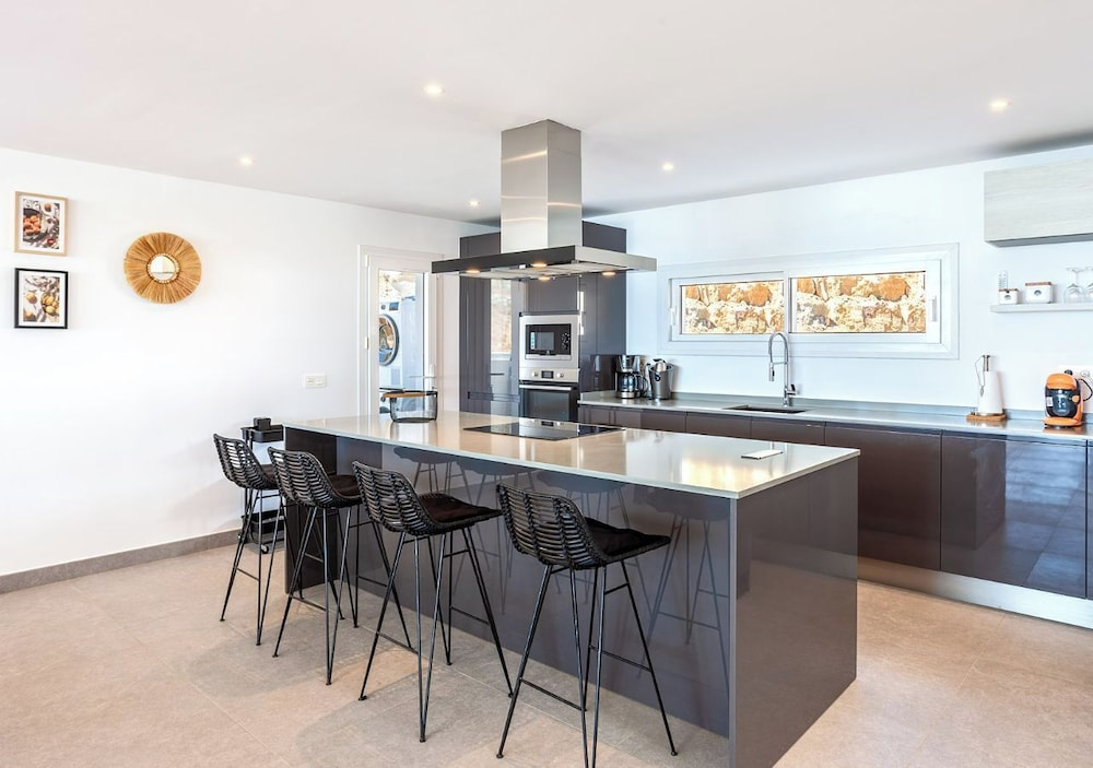 Villa BuenaVista Hills - Sea View - Pool