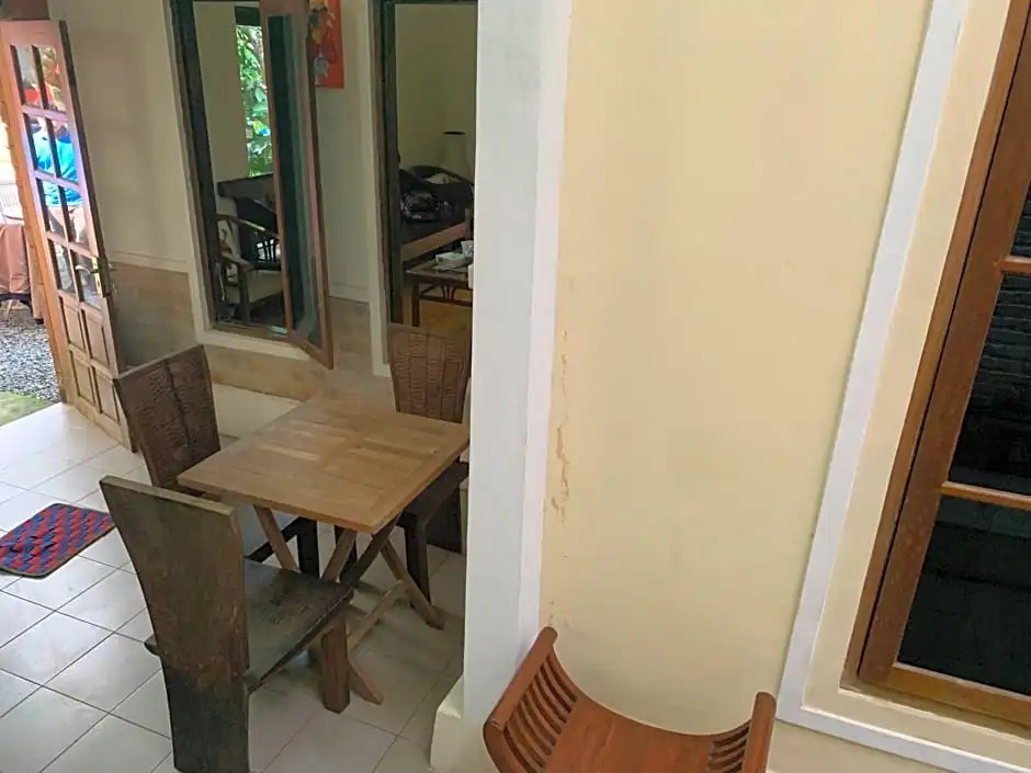 Bu Condro Homestay by Luxury Degree