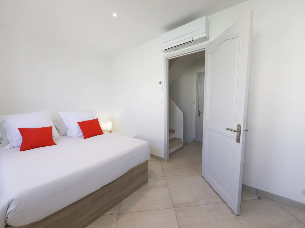 Superb holiday home in Port Grimaud with jetty