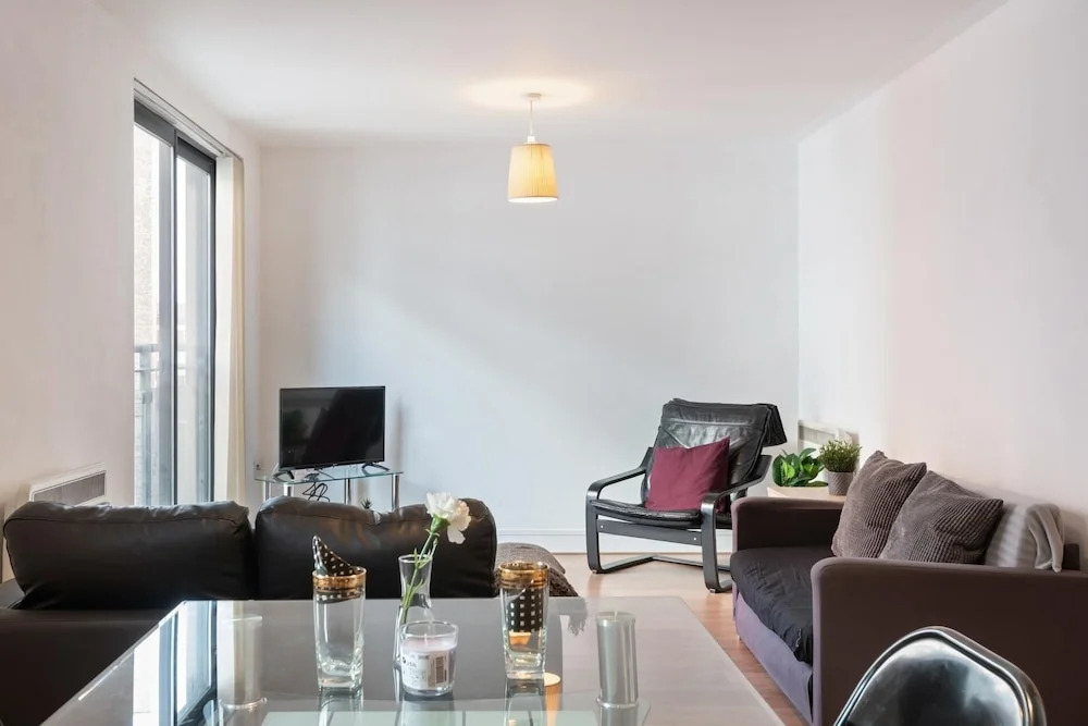 NEW Bright & Modern 2 BD in the Heart of Liverpool